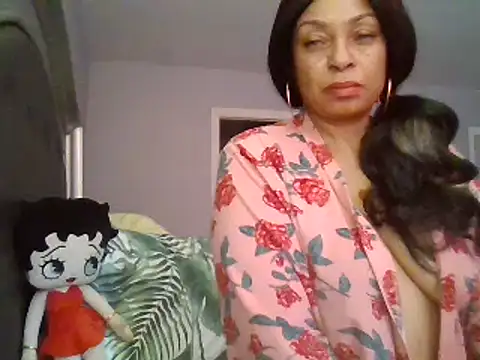 MSweetLindaParks online show from 02/15/25, 03:17