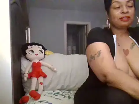 MSweetLindaParks online show from 03/08/25, 10:56