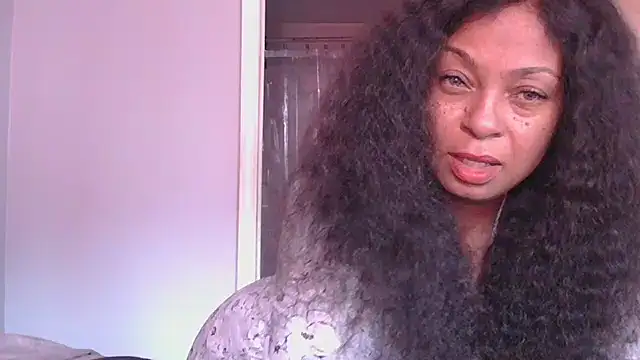 MSweetLindaParks online show from 10/11/25, 04:49