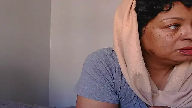 MSweetLindaParks online show from 10/17/25, 06:54