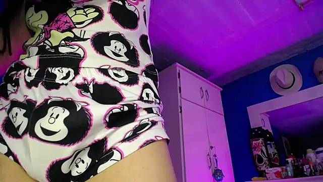 Snapshot of Lunahoney1 chatting on 10/21/25, 07:14 Lunahoney1 online show from 10/21/25, 07:14