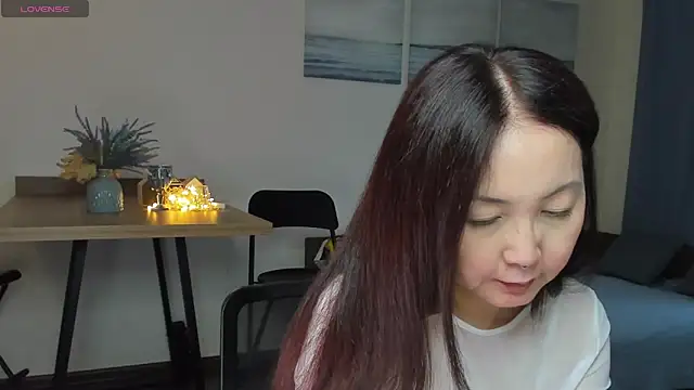 Snapshot of AvroraSakura chatting on 02/14/25, 02:23 AvroraSakura online show from 02/14/25, 02:23
