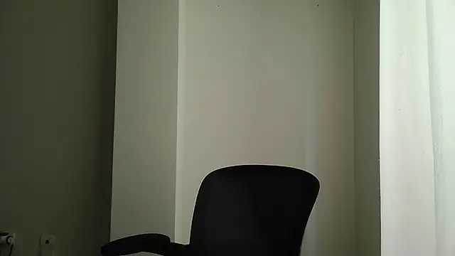 Snapshot of Sanada_hot chatting on 11/06/25, 02:18 Sanada hot online show from 11/06/25, 02:18