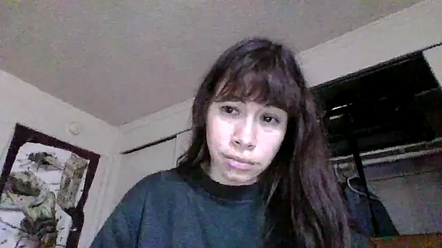 Snapshot of petitedoll29 chatting on 12/01/24, 07:36 petitedoll29 online show from 12/01/24, 07:36