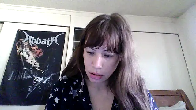 Snapshot of petitedoll29 chatting on 12/05/24, 10:01 petitedoll29 online show from 12/05/24, 10:01