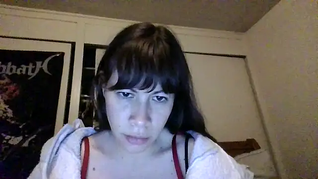 Snapshot of petitedoll29 chatting on 12/17/24, 06:13 petitedoll29 online show from 12/17/24, 06:13
