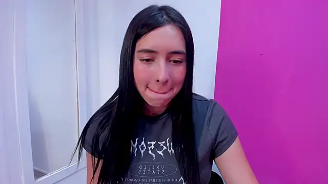 isabella jade online show from 01/15/25, 04:54