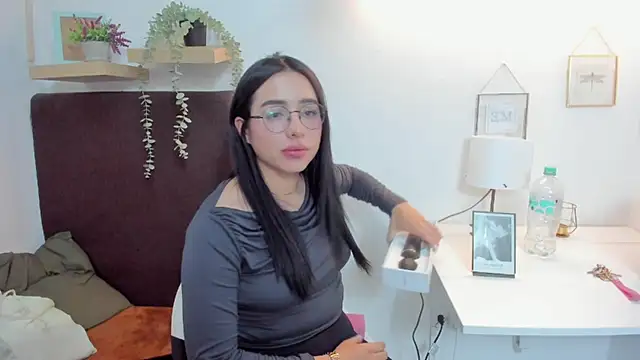 isabella jade online show from 02/25/25, 06:53