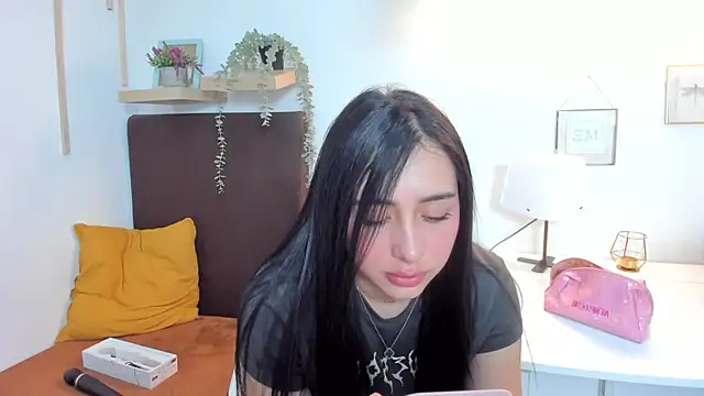 isabella jade online show from 03/18/25, 12:38