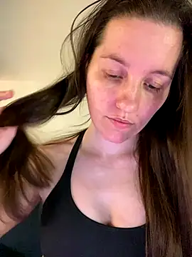 Snapshot of Nicole-Ray chatting on 10/28/25, 08:29 Nicole-Ray online show from 10/28/25, 08:29