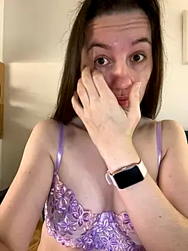 Snapshot of Nicole-Ray chatting on 11/07/25, 10:59 Nicole-Ray online show from 11/07/25, 10:59