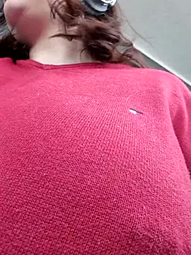 Yammy Yumi online show from 10/14/25, 04:13