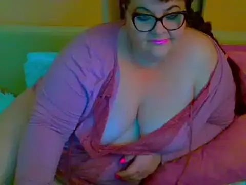 Snapshot of SinlessHeavy chatting on 12/07/24, 11:34 SinlessHeavy online show from 12/07/24, 11:34