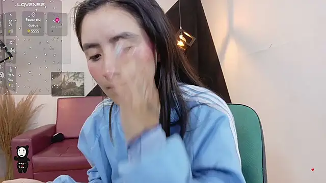 Perla Campbell online show from 10/28/25, 12:19