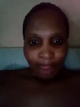 Snapshot of Nonelela chatting on 10/28/25, 08:11 Nonelela online show from 10/28/25, 08:11