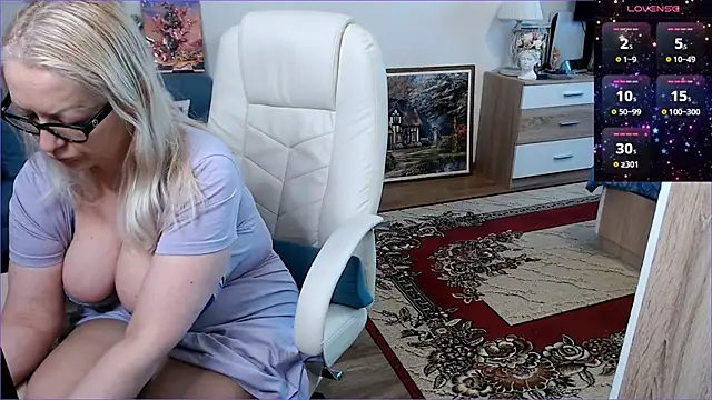 EllyBigBoobs online show from 09/11/25, 09:31