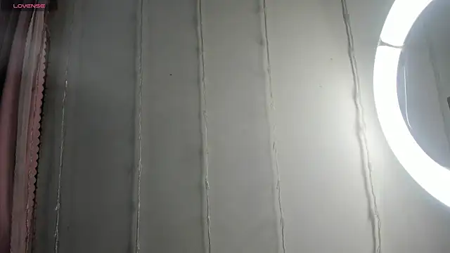 Snapshot of aly_nucita_ chatting on 01/12/25, 01:11 aly nucita online show from 01/12/25, 01:11