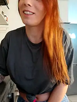 clara-francaise online show from 11/19/25, 03:34