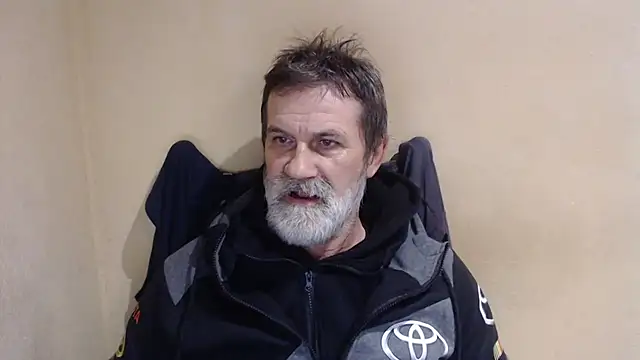 Snapshot of AlexNudo chatting on 10/16/25, 08:04 AlexNudo online show from 10/16/25, 08:04