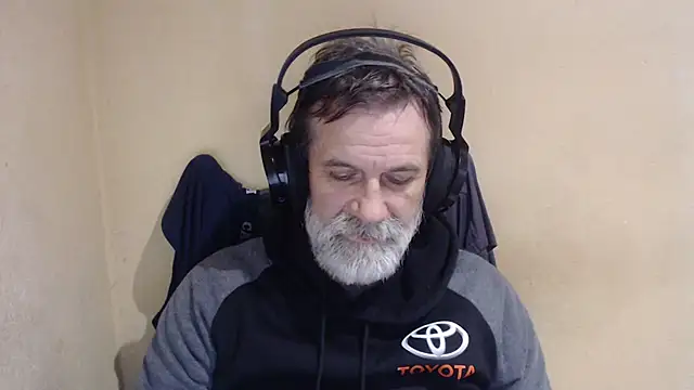 Snapshot of AlexNudo chatting on 10/19/25, 08:15 AlexNudo online show from 10/19/25, 08:15