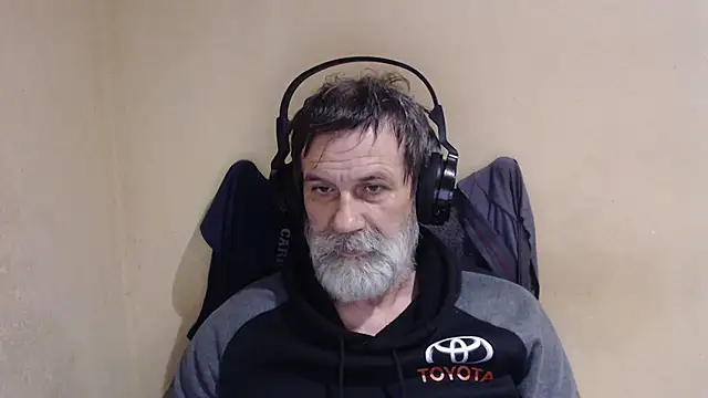 Snapshot of AlexNudo chatting on 11/04/25, 06:12 AlexNudo online show from 11/04/25, 06:12