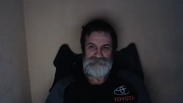 Snapshot of AlexNudo chatting on 11/26/25, 02:40 AlexNudo online show from 11/26/25, 02:40