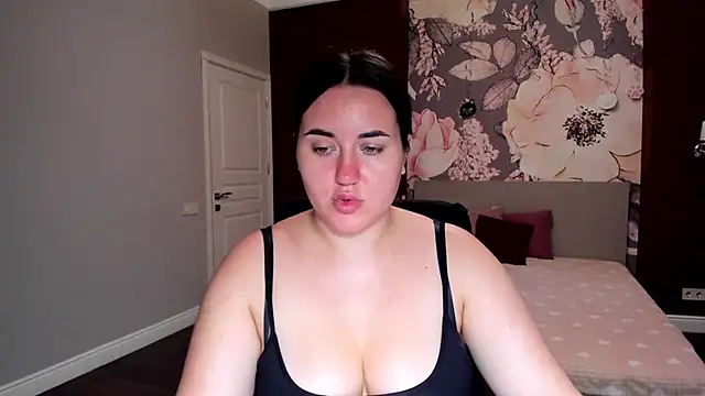Snapshot of Roxie_Bradley chatting on 09/13/25, 05:40 Roxie Bradley online show from 09/13/25, 05:40