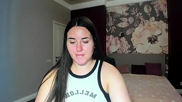 Snapshot of Roxie_Bradley chatting on 09/18/25, 05:42 Roxie Bradley online show from 09/18/25, 05:42