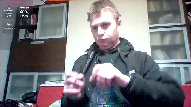 Snapshot of Matttthees chatting on 12/29/24, 07:00 Matttthees online show from 12/29/24, 07:00