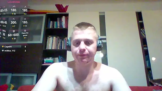 Snapshot of Matttthees chatting on 01/27/25, 04:41 Matttthees online show from 01/27/25, 04:41