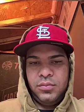 Snapshot of marhi32 chatting on 10/27/25, 10:47 marhi32 online show from 10/27/25, 10:47