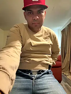 Snapshot of marhi32 chatting on 11/22/25, 08:41 marhi32 online show from 11/22/25, 08:41