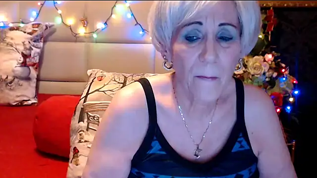 Snapshot of HappyWomanOn chatting on 01/03/25, 07:39 HappyWomanOn online show from 01/03/25, 07:39