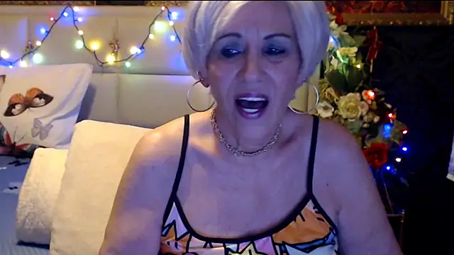 Snapshot of HappyWomanOn chatting on 01/15/25, 07:23 HappyWomanOn online show from 01/15/25, 07:23