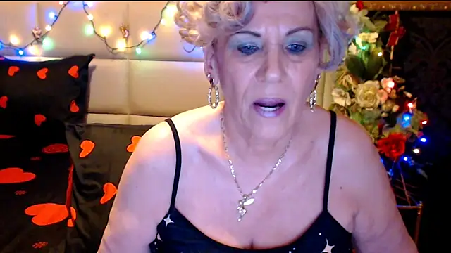 Snapshot of HappyWomanOn chatting on 01/25/25, 07:18 HappyWomanOn online show from 01/25/25, 07:18