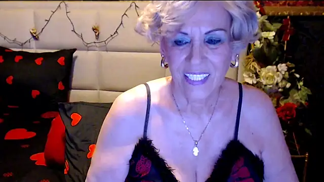 Snapshot of HappyWomanOn chatting on 01/27/25, 10:16 HappyWomanOn online show from 01/27/25, 10:16