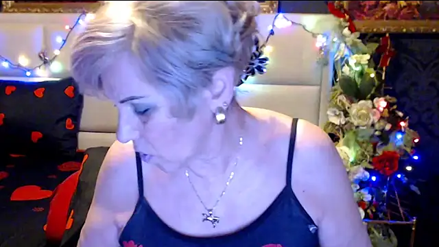 Snapshot of HappyWomanOn chatting on 01/29/25, 10:27 HappyWomanOn online show from 01/29/25, 10:27