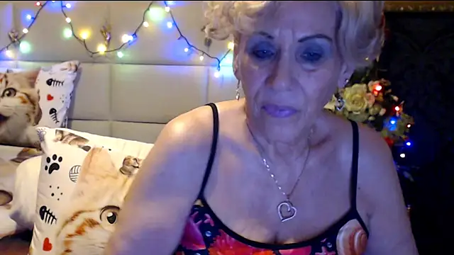 Snapshot of HappyWomanOn chatting on 02/09/25, 07:30 HappyWomanOn online show from 02/09/25, 07:30