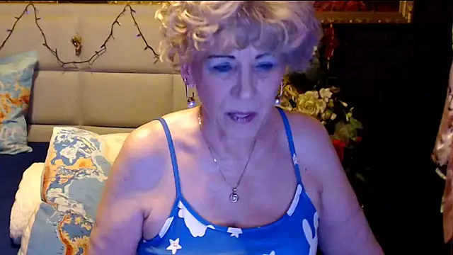 Snapshot of HappyWomanOn chatting on 03/22/25, 07:31 HappyWomanOn online show from 03/22/25, 07:31