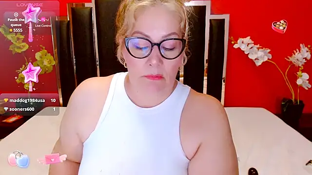 Snapshot of Nayla_Garner chatting on 02/04/25, 08:06 Nayla Garner online show from 02/04/25, 08:06