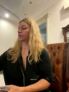 Amazoniiaa online show from 11/14/25, 08:24