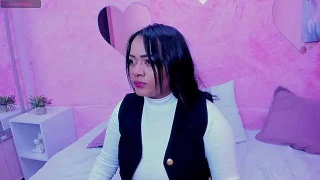 Snapshot of Sariitaa_ chatting on 02/08/25, 11:44 Sariitaa online show from 02/08/25, 11:44