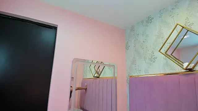 Snapshot of Sariitaa_ chatting on 03/22/25, 11:53 Sariitaa online show from 03/22/25, 11:53