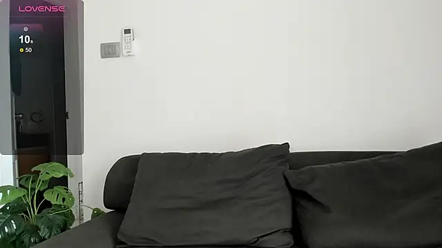 minimaya online show from 03/18/25, 04:47