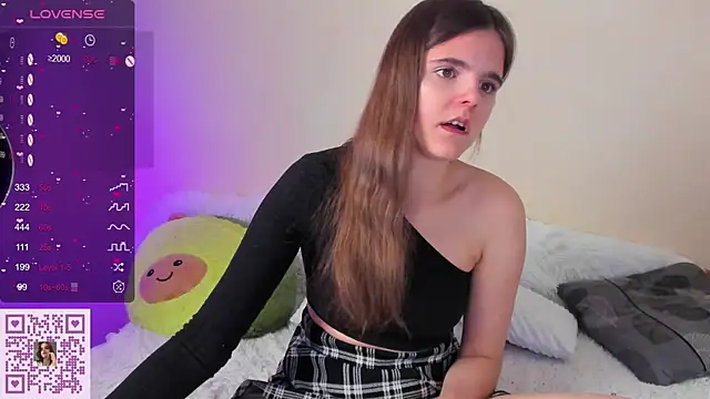 Ema X Love online show from 09/30/25, 07:52