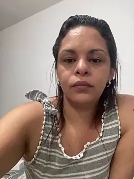 Snapshot of Kataliina chatting on 01/20/25, 01:32 Kataliina online show from 01/20/25, 01:32