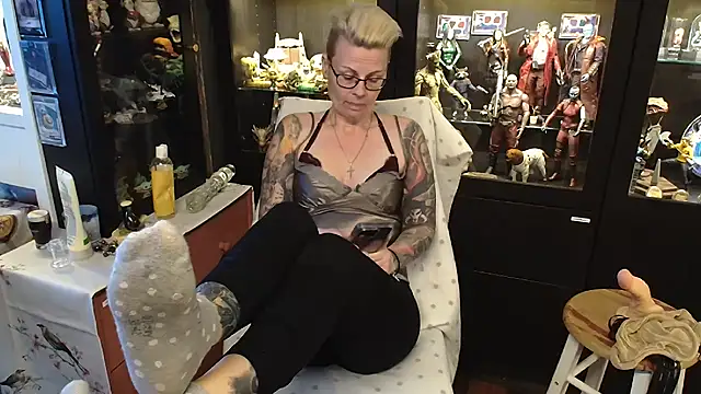 Snapshot of MaryG chatting on 01/26/25, 12:33 MaryG online show from 01/26/25, 12:33
