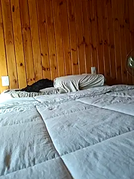 Snapshot of Elnonoykeila77 chatting on 03/18/25, 01:42 Elnonoykeila77 online show from 03/18/25, 01:42