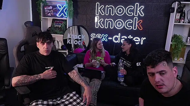 Snapshot of Elnonoykeila77 chatting on 09/18/25, 09:28 Elnonoykeila77 online show from 09/18/25, 09:28