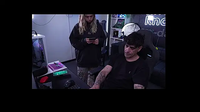 Snapshot of Elnonoykeila77 chatting on 09/19/25, 04:40 Elnonoykeila77 online show from 09/19/25, 04:40